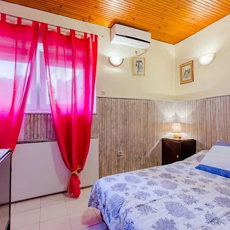 Silvana St بيت ضيافة
